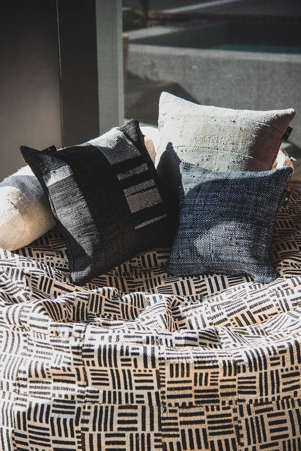 Limited Edition - Big BoriBori Bean Bag AshantiDesign Flatpack Black Crosshatch